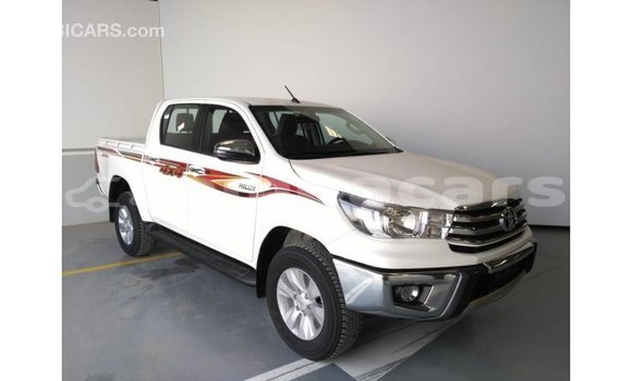 Acheter Import Voiture Toyota Hilux Blanc à Import - Dubai, A'ana Acheter Import Voiture Toyota Hilux Blanc à Import - Dubai, A'ana