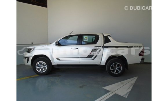 Buy Import Toyota Hilux White Car in Import - Dubai in A'ana Buy Import Toyota Hilux White Car in Import - Dubai in A'ana