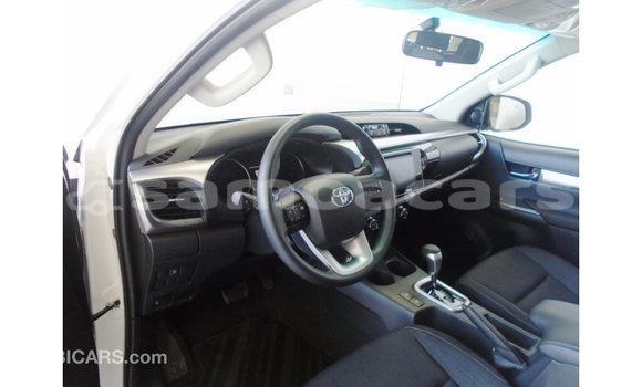 Buy Import Toyota Hilux White Car in Import - Dubai in A'ana Buy Import Toyota Hilux White Car in Import - Dubai in A'ana