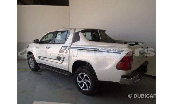 Buy Import Toyota Hilux White Car in Import - Dubai in A'ana Buy Import Toyota Hilux White Car in Import - Dubai in A'ana