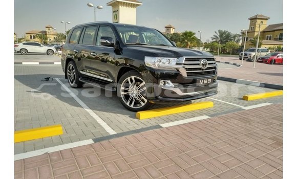 Acheter Import Voiture Toyota Land Cruiser Noir à Import - Dubai, A'ana Acheter Import Voiture Toyota Land Cruiser Noir à Import - Dubai, A'ana