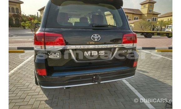 Acheter Import Voiture Toyota Land Cruiser Noir à Import - Dubai, A'ana Acheter Import Voiture Toyota Land Cruiser Noir à Import - Dubai, A'ana