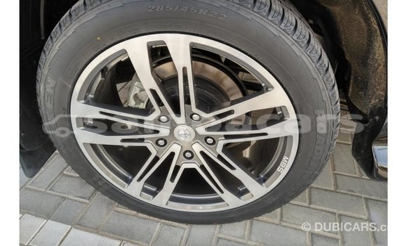 Acheter Import Voiture Toyota Land Cruiser Noir à Import - Dubai, A'ana Acheter Import Voiture Toyota Land Cruiser Noir à Import - Dubai, A'ana