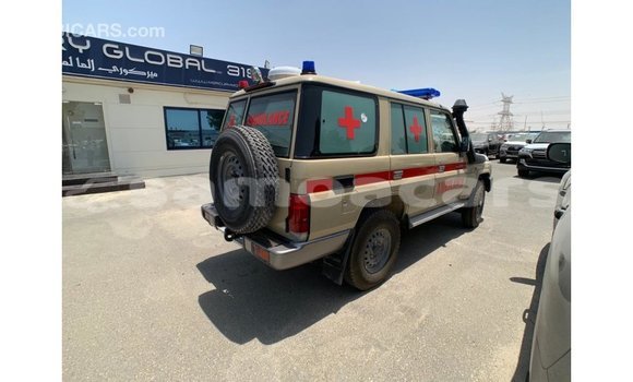 Buy Import Toyota Land Cruiser Beige Car in Import - Dubai in A'ana Buy Import Toyota Land Cruiser Beige Car in Import - Dubai in A'ana