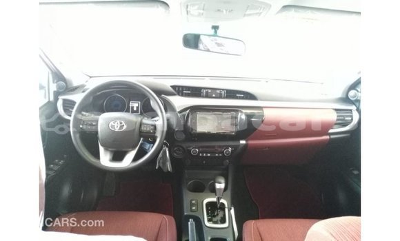 Buy Import Toyota Hilux White Car in Import - Dubai in A'ana Buy Import Toyota Hilux White Car in Import - Dubai in A'ana