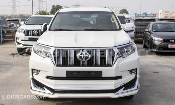 Acheter Import Voiture Toyota Prado Blanc à Import - Dubai, A'ana Acheter Import Voiture Toyota Prado Blanc à Import - Dubai, A'ana