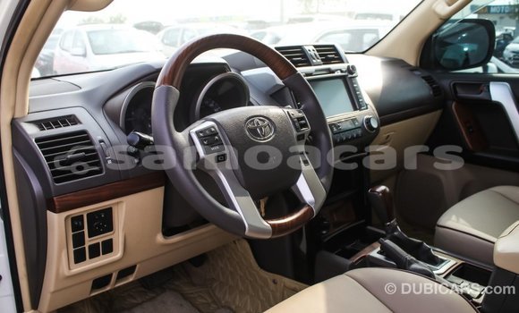 Acheter Import Voiture Toyota Prado Blanc à Import - Dubai, A'ana Acheter Import Voiture Toyota Prado Blanc à Import - Dubai, A'ana
