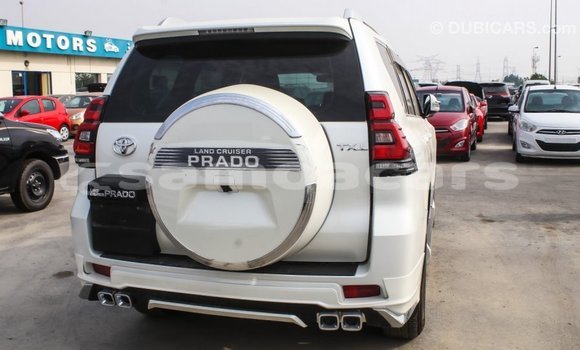Acheter Import Voiture Toyota Prado Blanc à Import - Dubai, A'ana Acheter Import Voiture Toyota Prado Blanc à Import - Dubai, A'ana