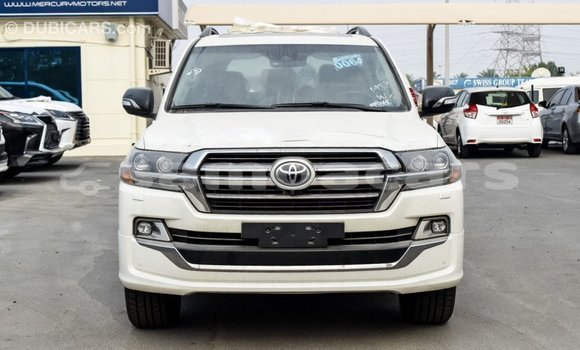 Buy Import Toyota Land Cruiser White Car in Import - Dubai in A'ana Buy Import Toyota Land Cruiser White Car in Import - Dubai in A'ana