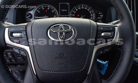 Buy Import Toyota Land Cruiser White Car in Import - Dubai in A'ana Buy Import Toyota Land Cruiser White Car in Import - Dubai in A'ana