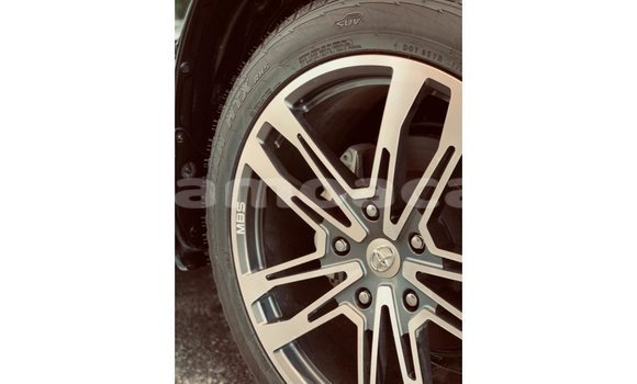 Acheter Import Voiture Toyota Land Cruiser Noir à Import - Dubai, A'ana Acheter Import Voiture Toyota Land Cruiser Noir à Import - Dubai, A'ana