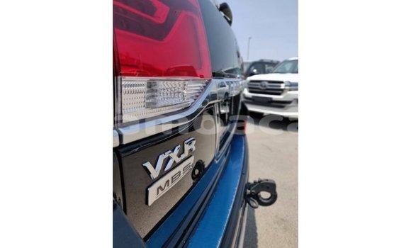 Acheter Import Voiture Toyota Land Cruiser Noir à Import - Dubai, A'ana Acheter Import Voiture Toyota Land Cruiser Noir à Import - Dubai, A'ana