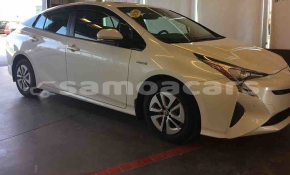 Buy Import Toyota Prius White Car in Import - Dubai in A'ana Buy Import Toyota Prius White Car in Import - Dubai in A'ana