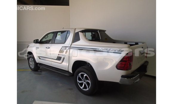 Buy Import Toyota Hilux White Car in Import - Dubai in A'ana Buy Import Toyota Hilux White Car in Import - Dubai in A'ana