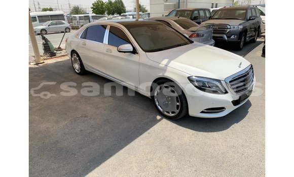 Acheter Import Voiture Mercedes-Benz 190 Blanc à Import - Dubai, A'ana Acheter Import Voiture Mercedes-Benz 190 Blanc à Import - Dubai, A'ana