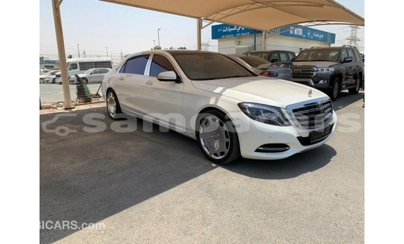 Acheter Import Voiture Mercedes-Benz 190 Blanc à Import - Dubai, A'ana Acheter Import Voiture Mercedes-Benz 190 Blanc à Import - Dubai, A'ana
