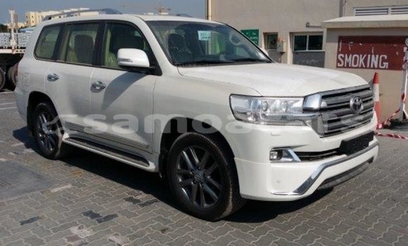 Buy Import Toyota Land Cruiser White Car in Import - Dubai in A'ana Buy Import Toyota Land Cruiser White Car in Import - Dubai in A'ana