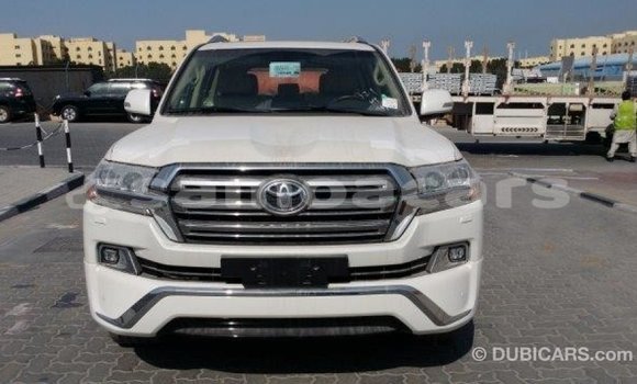 Buy Import Toyota Land Cruiser White Car in Import - Dubai in A'ana Buy Import Toyota Land Cruiser White Car in Import - Dubai in A'ana
