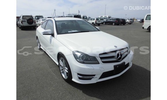 Buy Import Mercedes-Benz 190 White Car in Import - Dubai in A'ana Buy Import Mercedes-Benz 190 White Car in Import - Dubai in A'ana