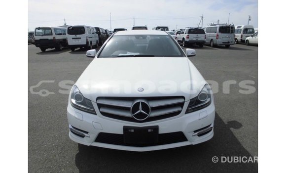 Buy Import Mercedes-Benz 190 White Car in Import - Dubai in A'ana Buy Import Mercedes-Benz 190 White Car in Import - Dubai in A'ana
