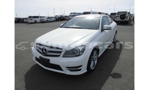 Buy Import Mercedes-Benz 190 White Car in Import - Dubai in A'ana Buy Import Mercedes-Benz 190 White Car in Import - Dubai in A'ana