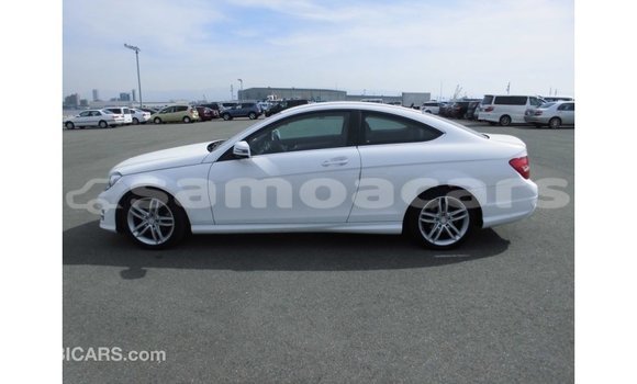 Buy Import Mercedes-Benz 190 White Car in Import - Dubai in A'ana Buy Import Mercedes-Benz 190 White Car in Import - Dubai in A'ana