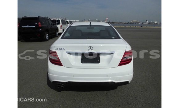 Buy Import Mercedes-Benz 190 White Car in Import - Dubai in A'ana Buy Import Mercedes-Benz 190 White Car in Import - Dubai in A'ana
