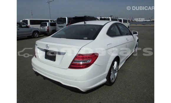 Buy Import Mercedes-Benz 190 White Car in Import - Dubai in A'ana Buy Import Mercedes-Benz 190 White Car in Import - Dubai in A'ana