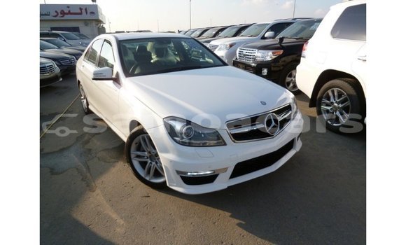 Buy Import Mercedes-Benz 200 White Car in Import - Dubai in A'ana Buy Import Mercedes-Benz 200 White Car in Import - Dubai in A'ana