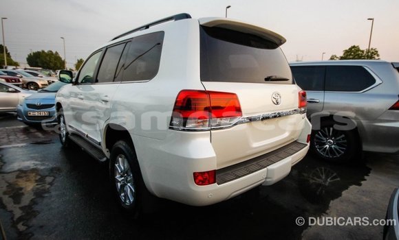 Buy Import Toyota Land Cruiser White Car in Import - Dubai in A'ana Buy Import Toyota Land Cruiser White Car in Import - Dubai in A'ana
