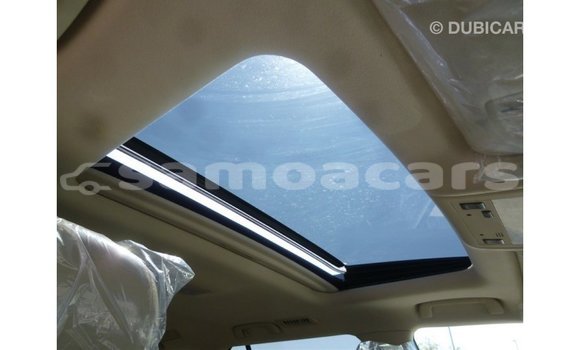 Acheter Import Voiture Toyota Land Cruiser Blanc à Import - Dubai, A'ana Acheter Import Voiture Toyota Land Cruiser Blanc à Import - Dubai, A'ana