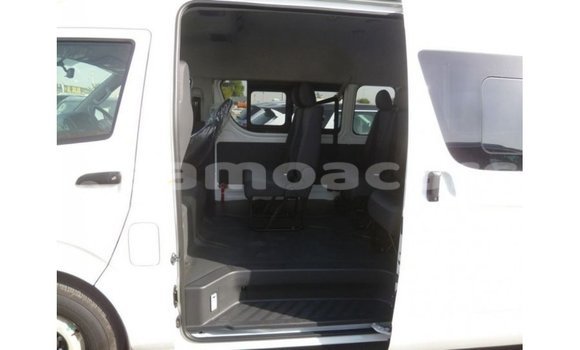 Acheter Import Voiture Toyota Hiace Blanc à Import - Dubai, A'ana Acheter Import Voiture Toyota Hiace Blanc à Import - Dubai, A'ana