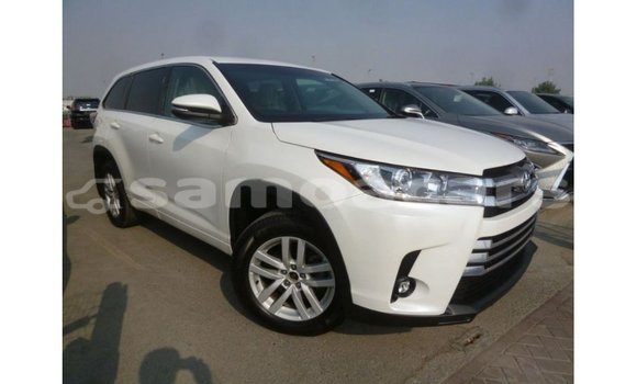 Buy Import Toyota Kluger White Car in Import - Dubai in A'ana Buy Import Toyota Kluger White Car in Import - Dubai in A'ana