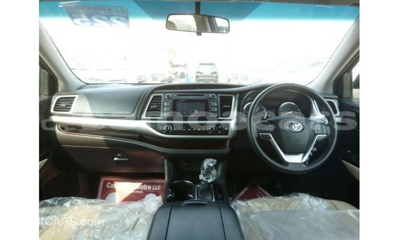 Buy Import Toyota Kluger White Car in Import - Dubai in A'ana Buy Import Toyota Kluger White Car in Import - Dubai in A'ana
