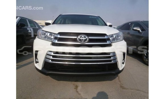 Buy Import Toyota Kluger White Car in Import - Dubai in A'ana Buy Import Toyota Kluger White Car in Import - Dubai in A'ana