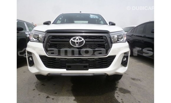 Buy Import Toyota Hilux White Car in Import - Dubai in A'ana Buy Import Toyota Hilux White Car in Import - Dubai in A'ana
