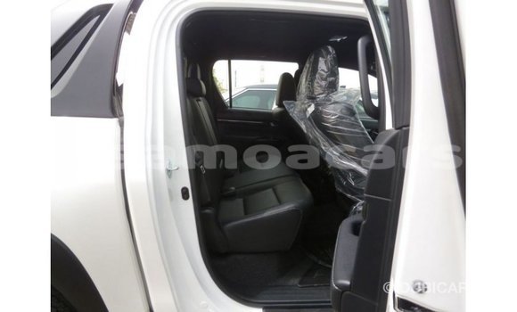 Buy Import Toyota Hilux White Car in Import - Dubai in A'ana Buy Import Toyota Hilux White Car in Import - Dubai in A'ana