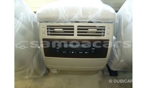Acheter Import Voiture Toyota Land Cruiser Blanc à Import - Dubai, A'ana Acheter Import Voiture Toyota Land Cruiser Blanc à Import - Dubai, A'ana