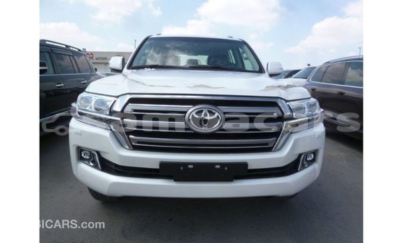 Buy Import Toyota Land Cruiser White Car in Import - Dubai in A'ana Buy Import Toyota Land Cruiser White Car in Import - Dubai in A'ana