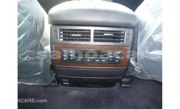 Buy Import Toyota Land Cruiser White Car in Import - Dubai in A'ana Buy Import Toyota Land Cruiser White Car in Import - Dubai in A'ana
