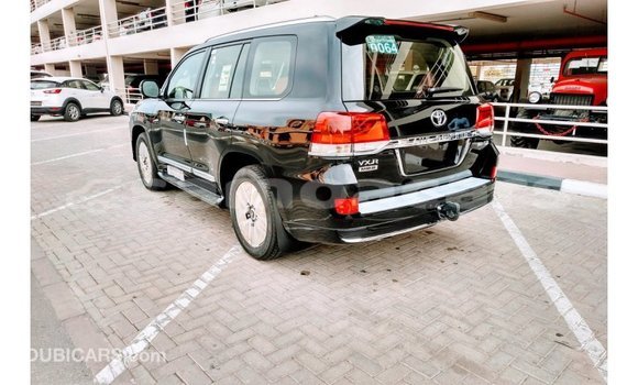 Acheter Import Voiture Toyota Land Cruiser Noir à Import - Dubai, A'ana Acheter Import Voiture Toyota Land Cruiser Noir à Import - Dubai, A'ana