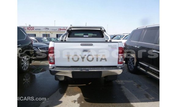 Buy Import Toyota Hilux White Car in Import - Dubai in A'ana Buy Import Toyota Hilux White Car in Import - Dubai in A'ana