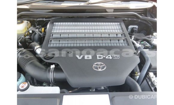 Buy Import Toyota Land Cruiser Red Car in Import - Dubai in A'ana Buy Import Toyota Land Cruiser Red Car in Import - Dubai in A'ana