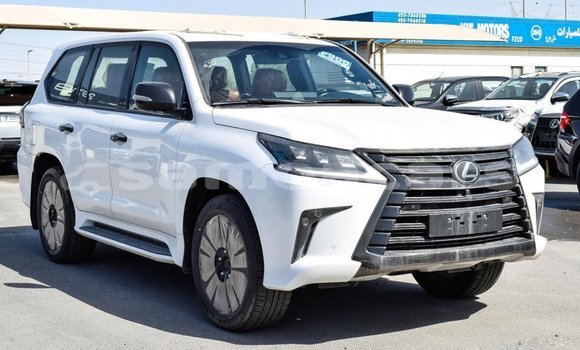 Acheter Import Voiture Lexus LX Blanc à Import - Dubai, A'ana Acheter Import Voiture Lexus LX Blanc à Import - Dubai, A'ana