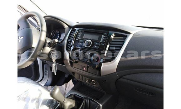 Buy Import Mitsubishi L200 White Car in Import - Dubai in A'ana Buy Import Mitsubishi L200 White Car in Import - Dubai in A'ana