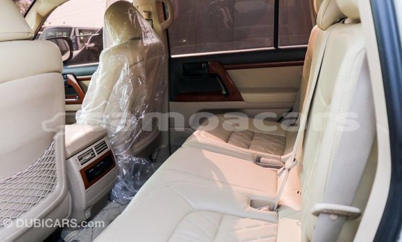 Buy Import Toyota Land Cruiser White Car in Import - Dubai in A'ana Buy Import Toyota Land Cruiser White Car in Import - Dubai in A'ana