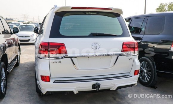 Buy Import Toyota Land Cruiser White Car in Import - Dubai in A'ana Buy Import Toyota Land Cruiser White Car in Import - Dubai in A'ana