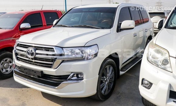 Buy Import Toyota Land Cruiser White Car in Import - Dubai in A'ana Buy Import Toyota Land Cruiser White Car in Import - Dubai in A'ana