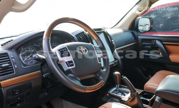 Buy Import Toyota Land Cruiser White Car in Import - Dubai in A'ana Buy Import Toyota Land Cruiser White Car in Import - Dubai in A'ana