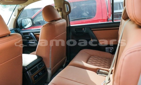 Buy Import Toyota Land Cruiser White Car in Import - Dubai in A'ana Buy Import Toyota Land Cruiser White Car in Import - Dubai in A'ana